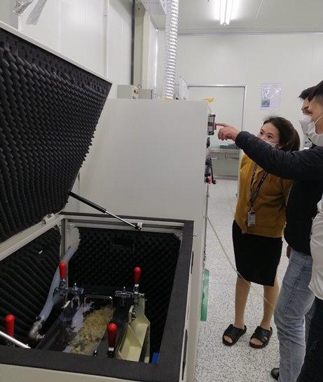 HUST Việt Nam bàn giao tủ sốc nhiệt, máy thử nghiệm mài mòn kiểu rung xóc và máy thử rơi cho khách hàng Hàn Quốc tại Yên Phong - Bắc Ninh