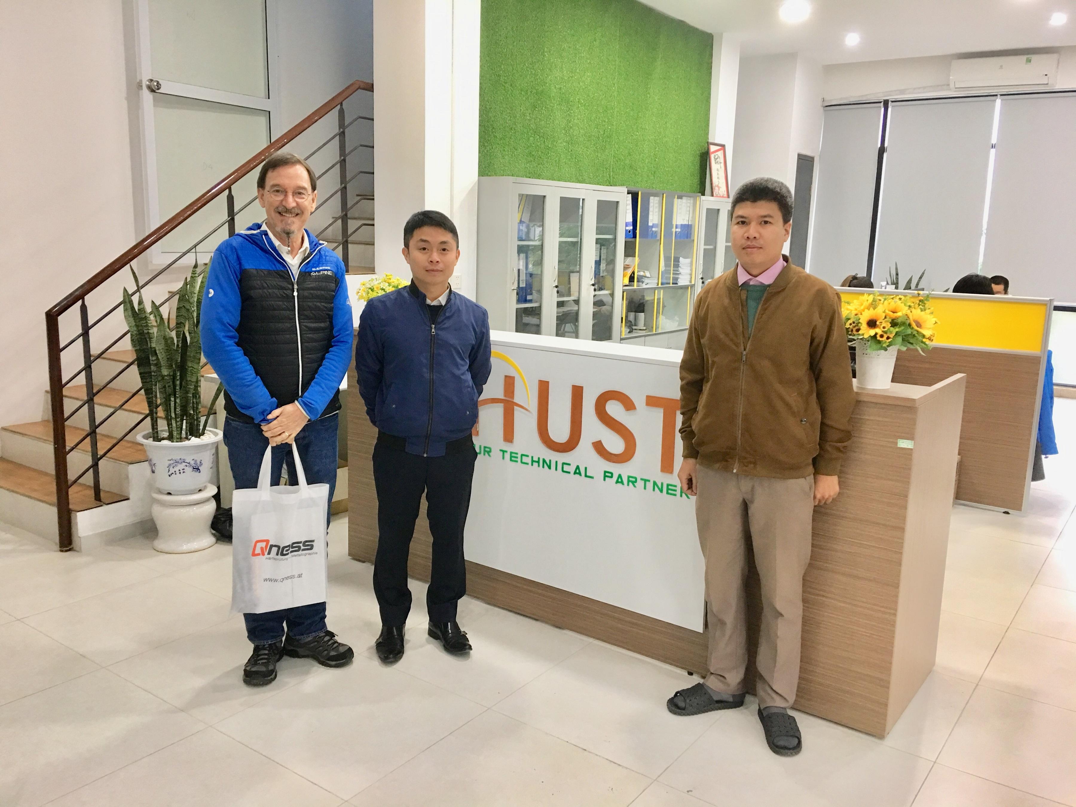 Qness experts visited and worked at HUST VN